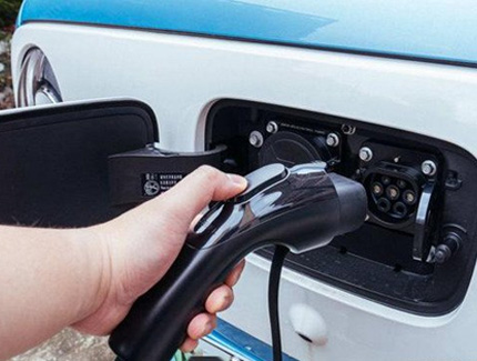 新能源汽车车载充电机与家庭充电站对比